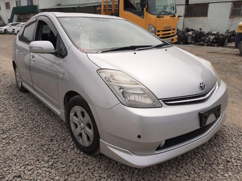 Toyota Prius, 2008 год - Аренда авто в Иркутске без водителя